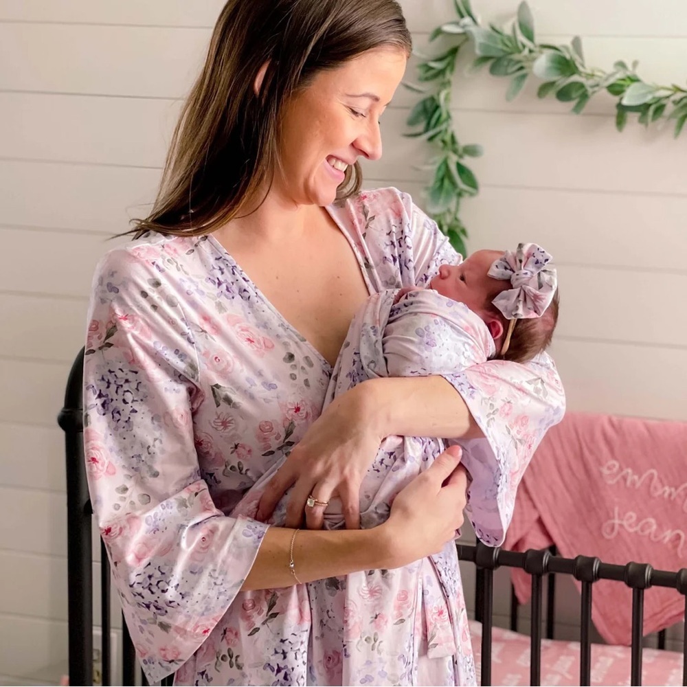 Caden Lane Hydrangea maternity robe one size small/ medium Floral  Robe